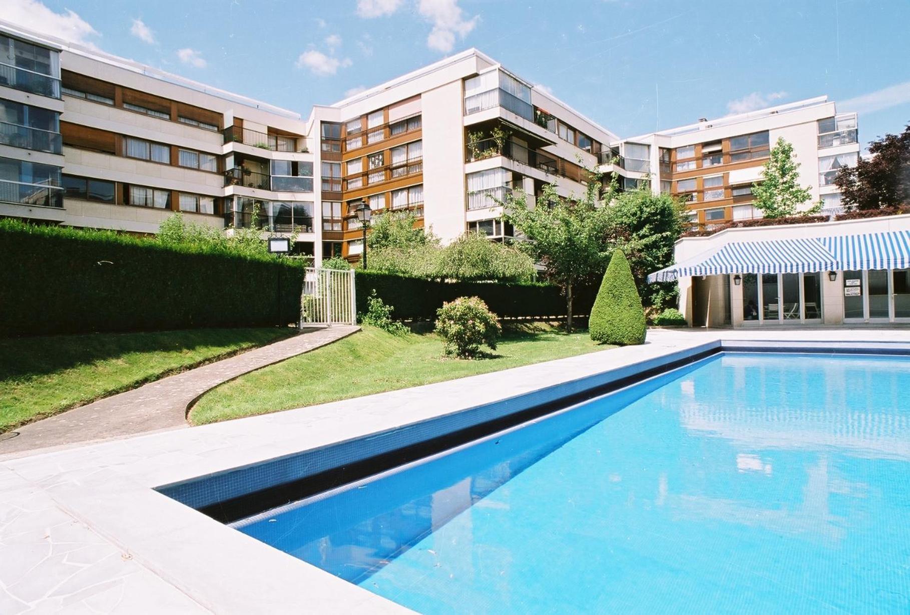Lumineux Charming Appartement - Cozy Flat Le Chesnay  Luaran gambar
